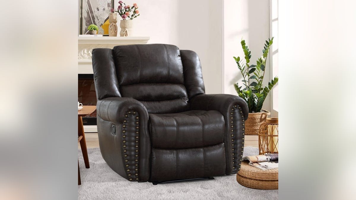 Relax in style with an oversize recliner. 