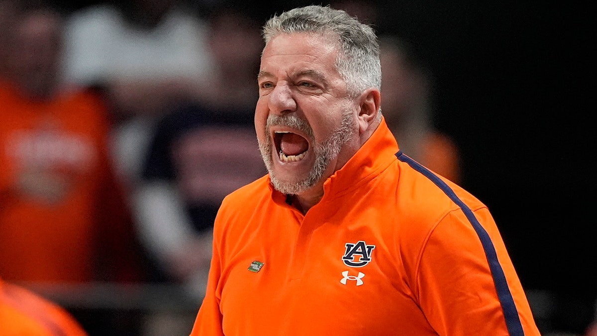 Bruce Pearl vs. Craiton