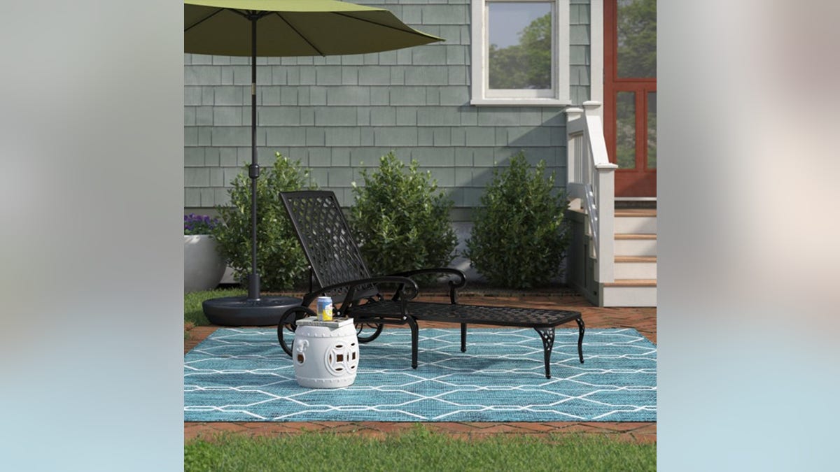 Move this chaise lounge anywhere in your yard using the wheels.