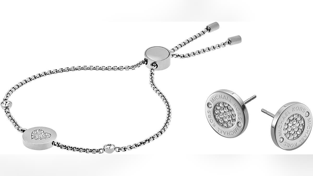 You'll love this classic Michael Kors set.