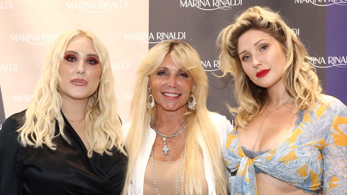 Hayley Hasilhouf, Pamela Bach and Taylor Hashlouf