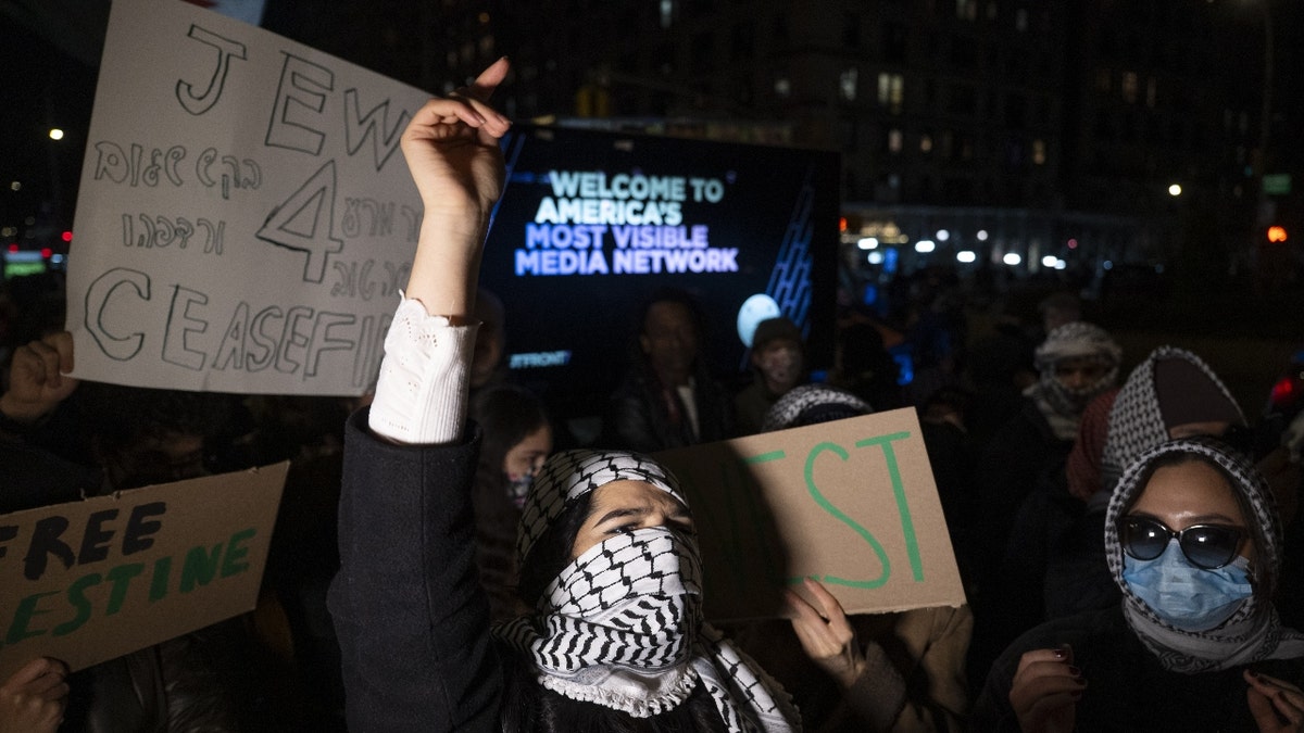 Palestinian protesters gather outside Columbia University in New York to protest the former Israeli Prime Minister Naftali Bennett. New York, USA, 04 March 2025. 