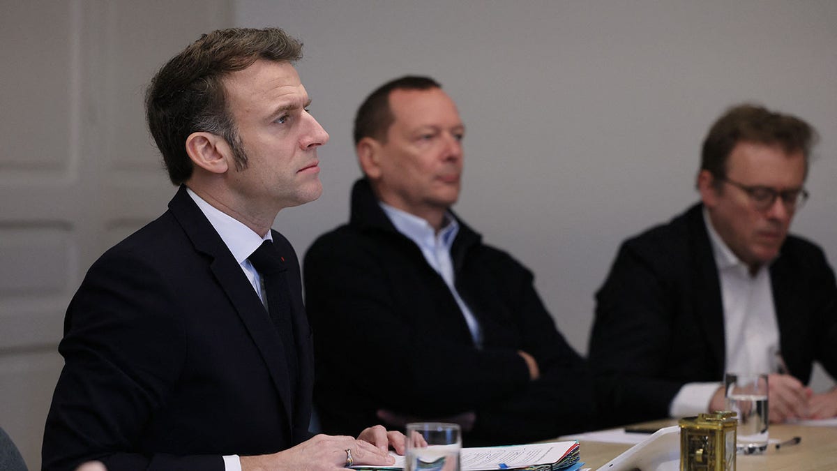 Macron at Virtual Meeting with Starmer on Ukraine Peace Maintenance Mission