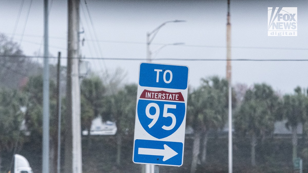 Interstate 95 road sign