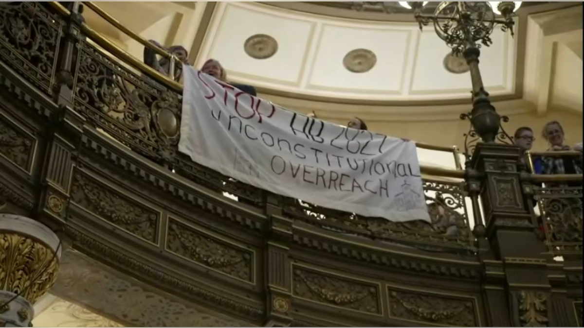 Illinois State Capitol Sinais de protesto contra a varanda