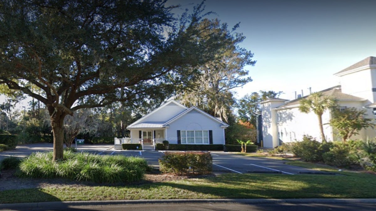 The outer part of the MERICLE DENTISTRY on the island of Saint Simons, Georgia