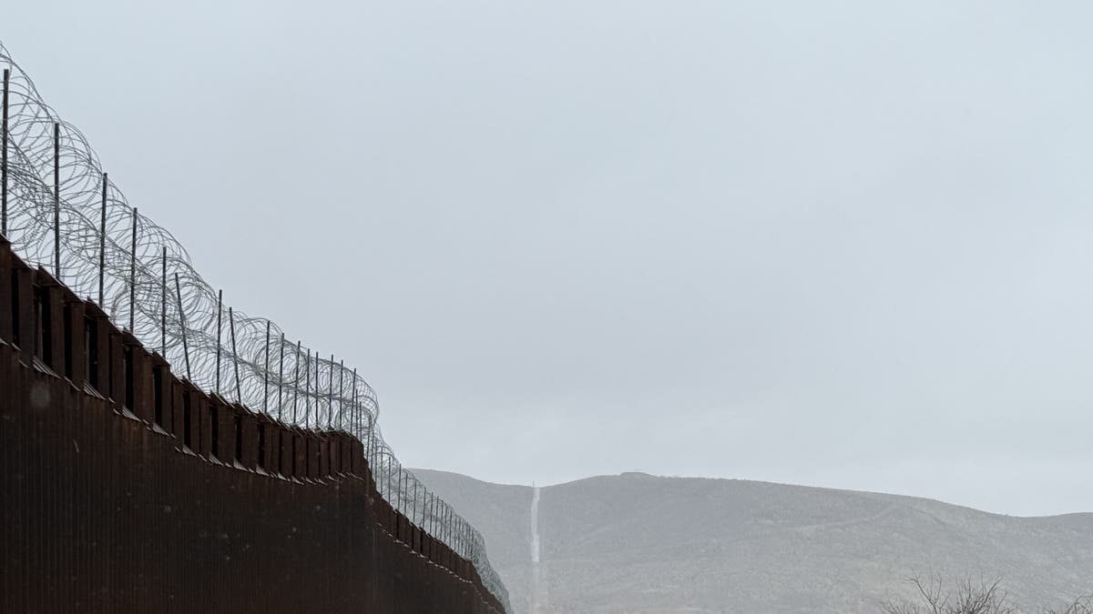 stretch of US border in San Diego County, Calif.