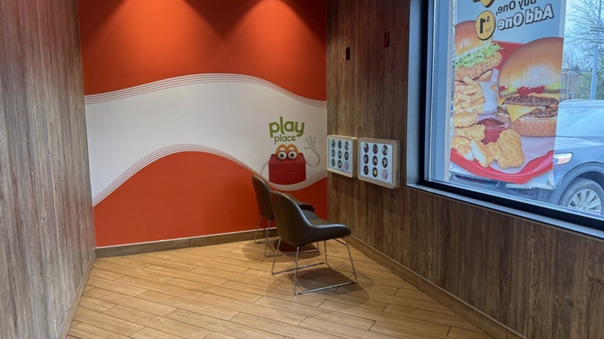 McDonald's PlayPlace en Tennessee con pantallas