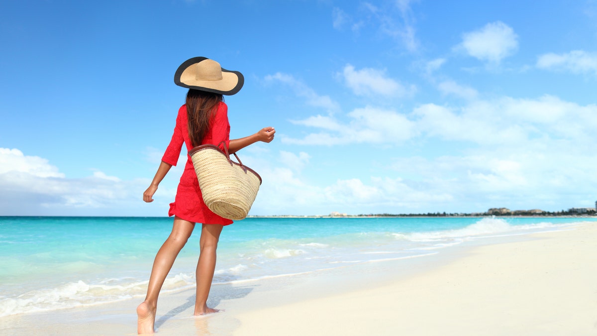This season's beach fashion trends reflect a harmonious blend of vibrant, bold designs and effortlessly chic styles.