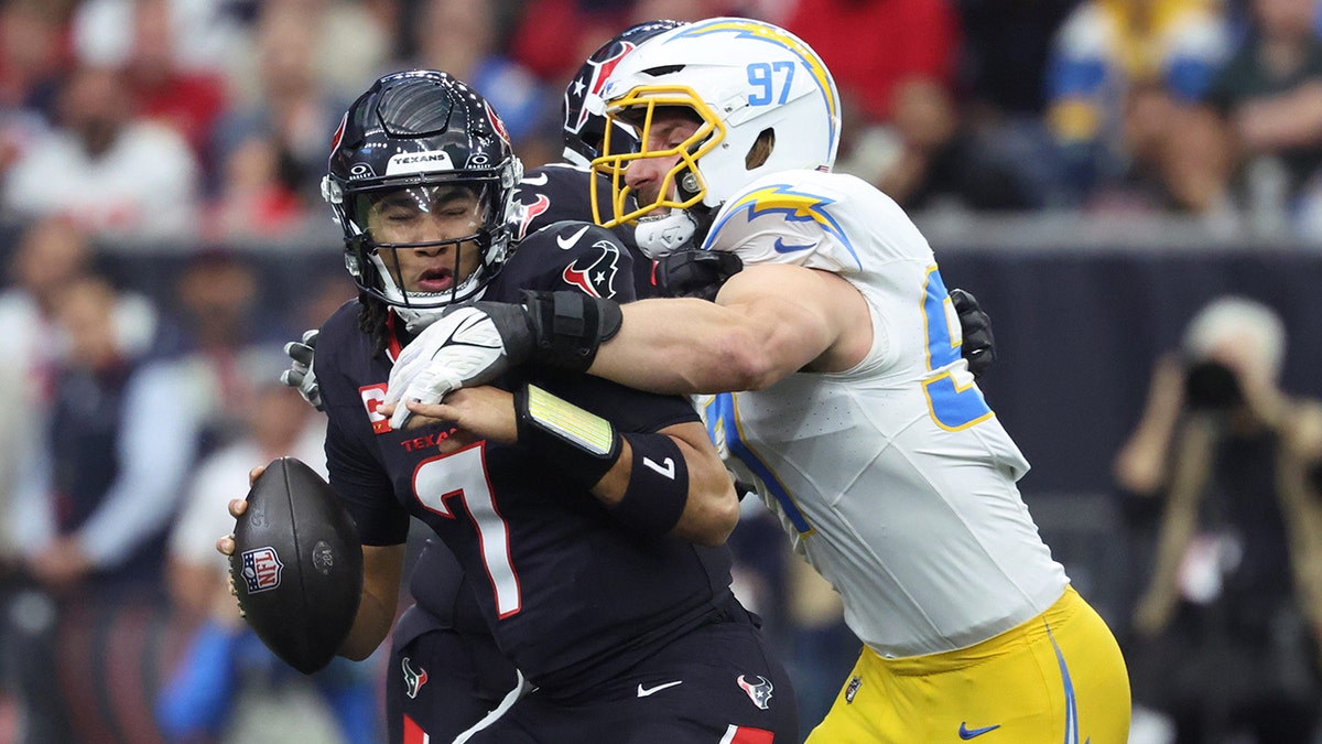 NFL news: Bills agree to terms with star pass-rusher Joey Bosa: reports ...