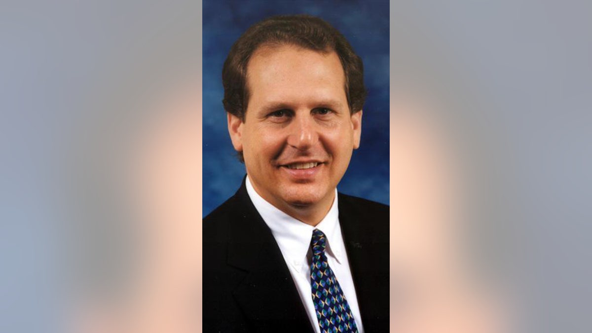 Lincoln Diaz-Balart official head shot