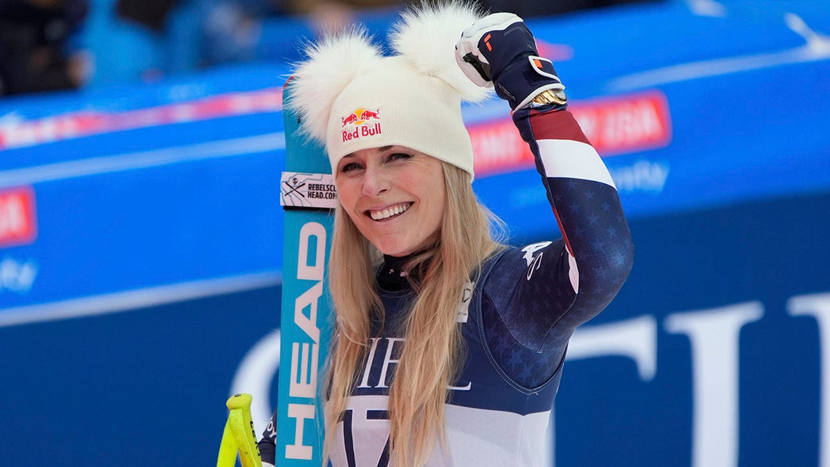 Lindsey vonn smiles