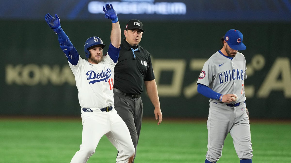 Max Muncy celebrates