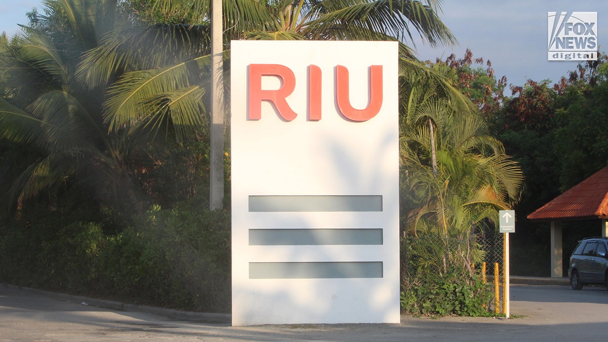 蓬塔卡纳（Punta Cana）的里约·罗伯卡（Rio Ribobka）度假村，在那里看到了最后一个美国时间