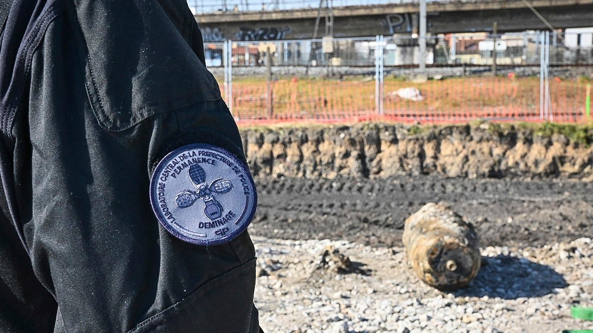 Paris unexploded bomb