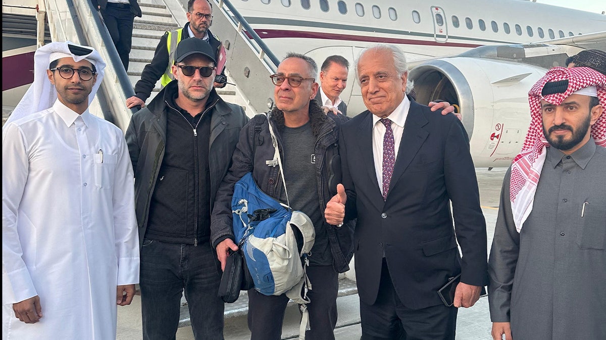 An American citizen with a hostile envoy on the airport runway