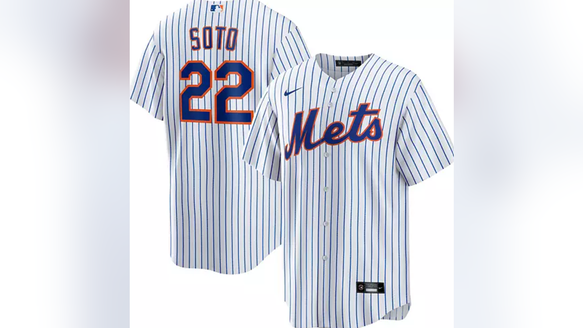 A jersey in classics Mets colors.