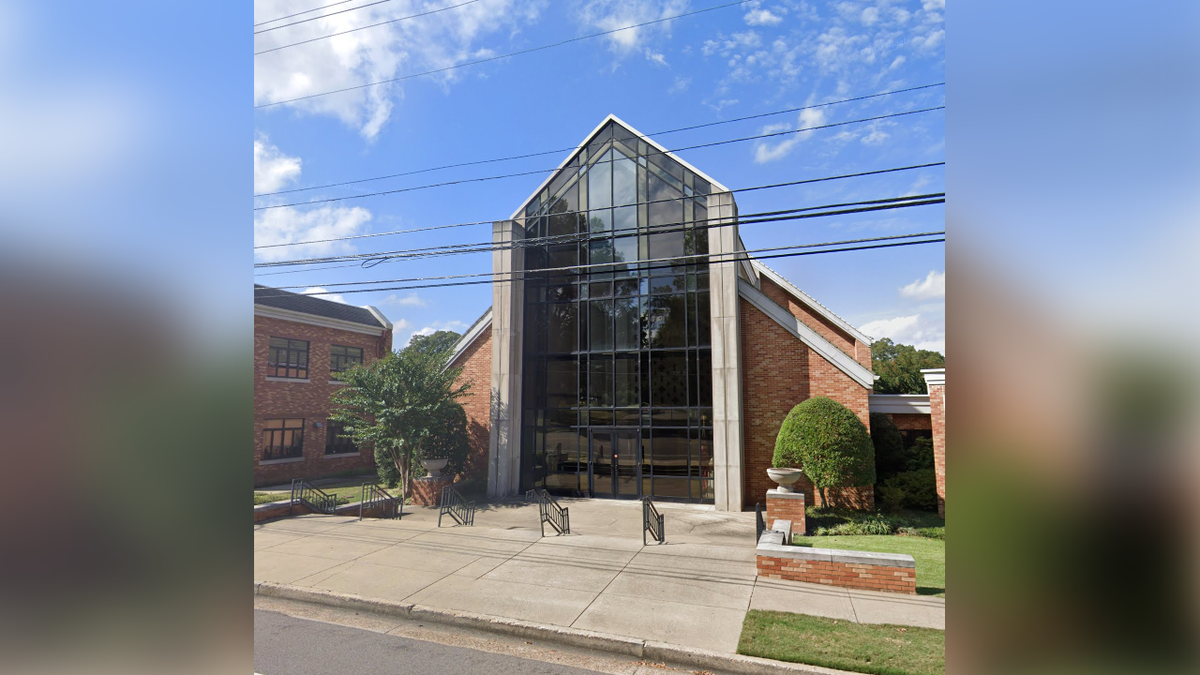 Memphis police arrest man after allegedly threatening to ‘butcher’ churchgoers with a machete: police  at george magazine