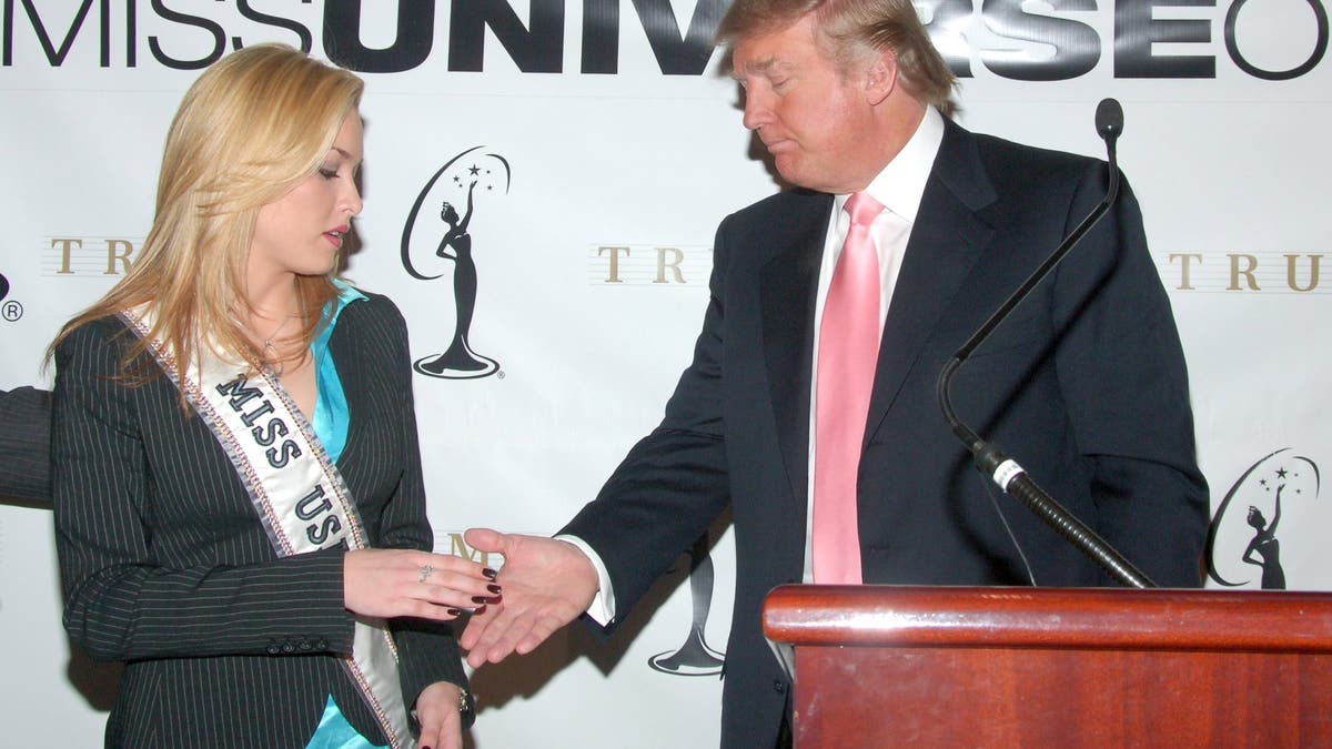 Trump con la señorita USA Tara Conner en 2006