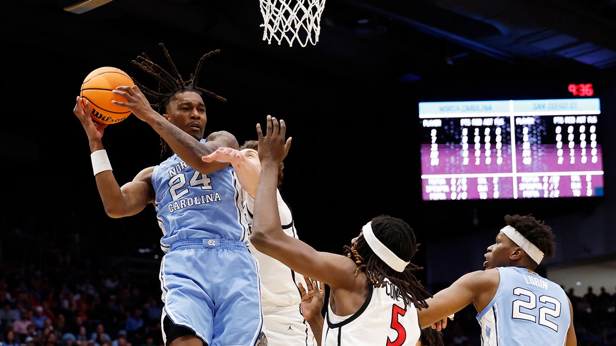 Jae'Lyn Withers rebound