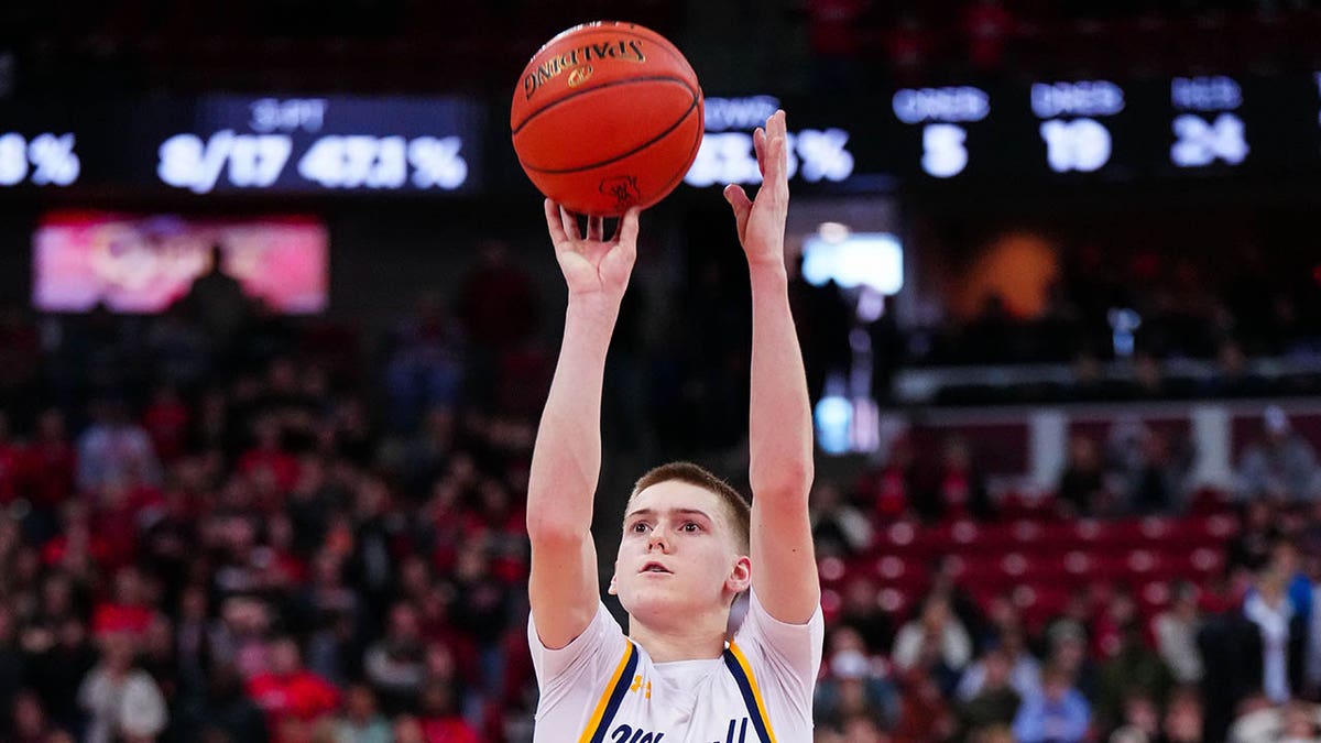 Miles Hero shoots a free throw