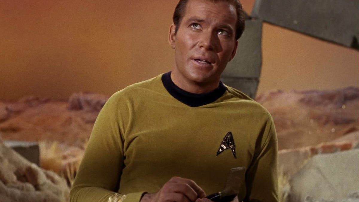 Shatner como Capitán Kirk en Star Trek