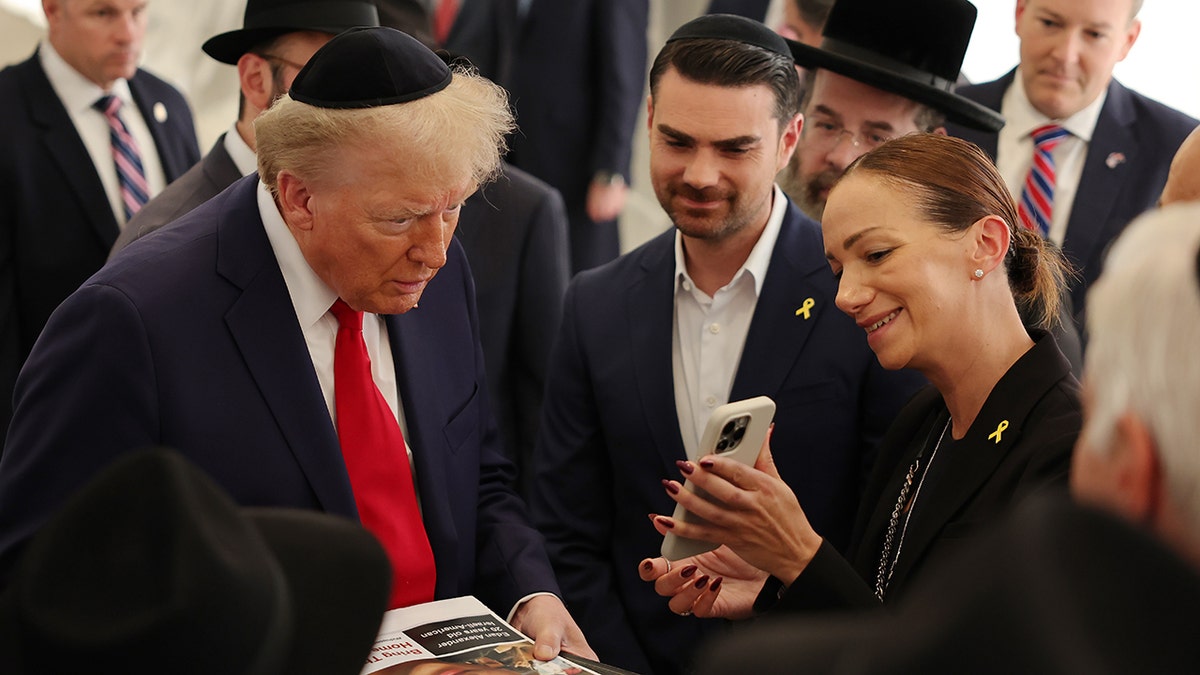 Trump mostró fotos de Edan Alexander