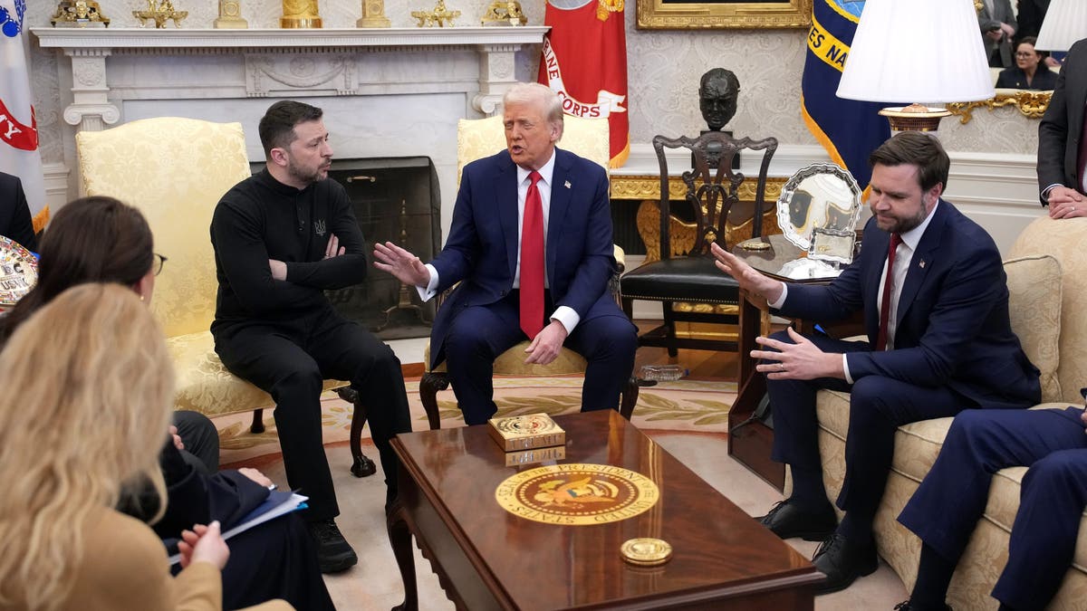 Zelenskyy con Trump y Vance en la Oficina Oval