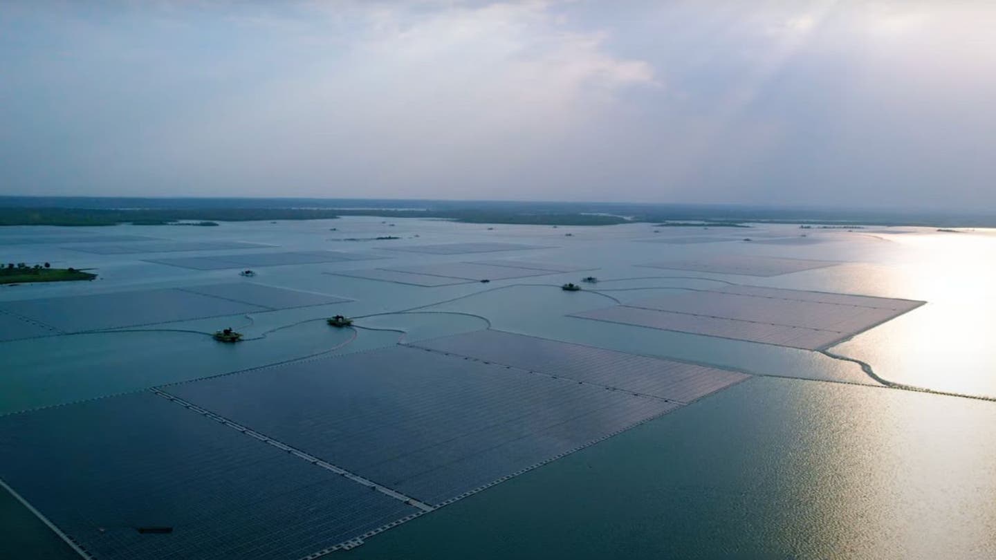 1 massive floating solar power plant is making waves