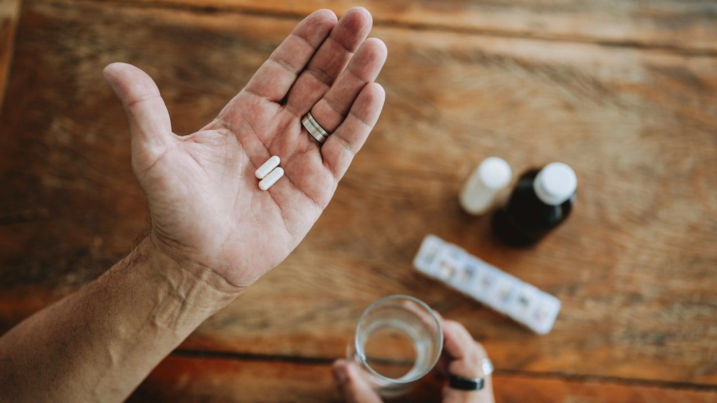 aspirin in hand