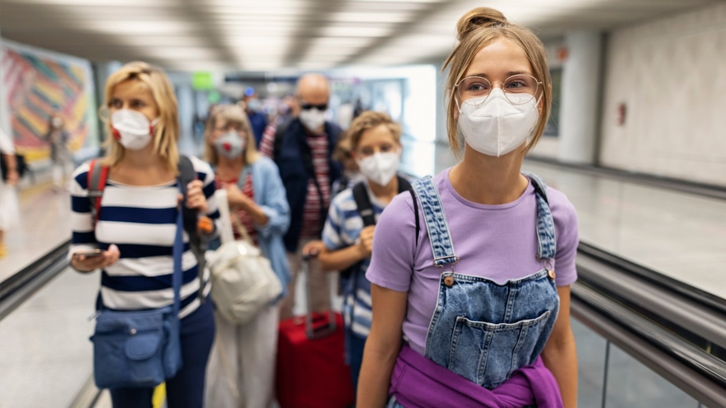 travelers masks airport