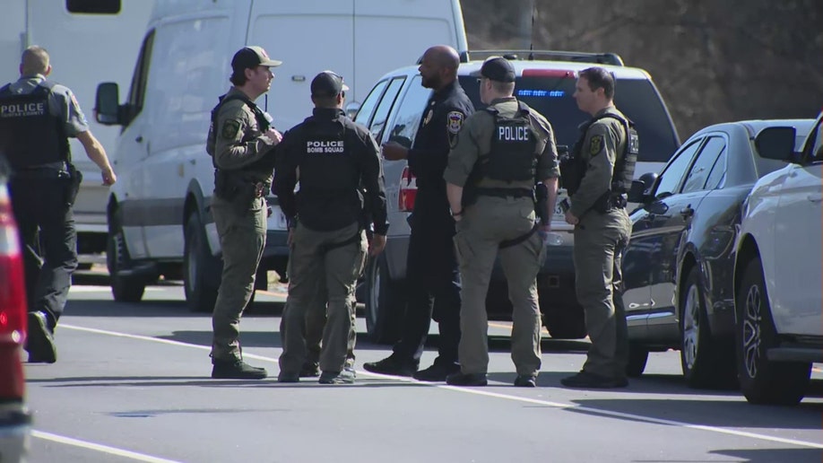 Un incidente con barricadas en la sede de la CIA ha provocado una gran presencia policial en McLean, VA.