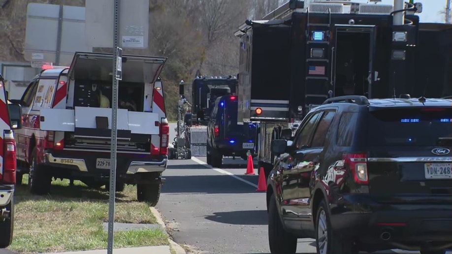 Un incidente con barricadas en la sede de la CIA ha provocado una gran presencia policial en McLean, VA.