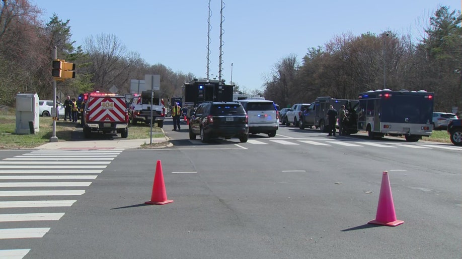 Un incidente con barricadas en la sede de la CIA ha provocado una gran presencia policial en McLean, VA.