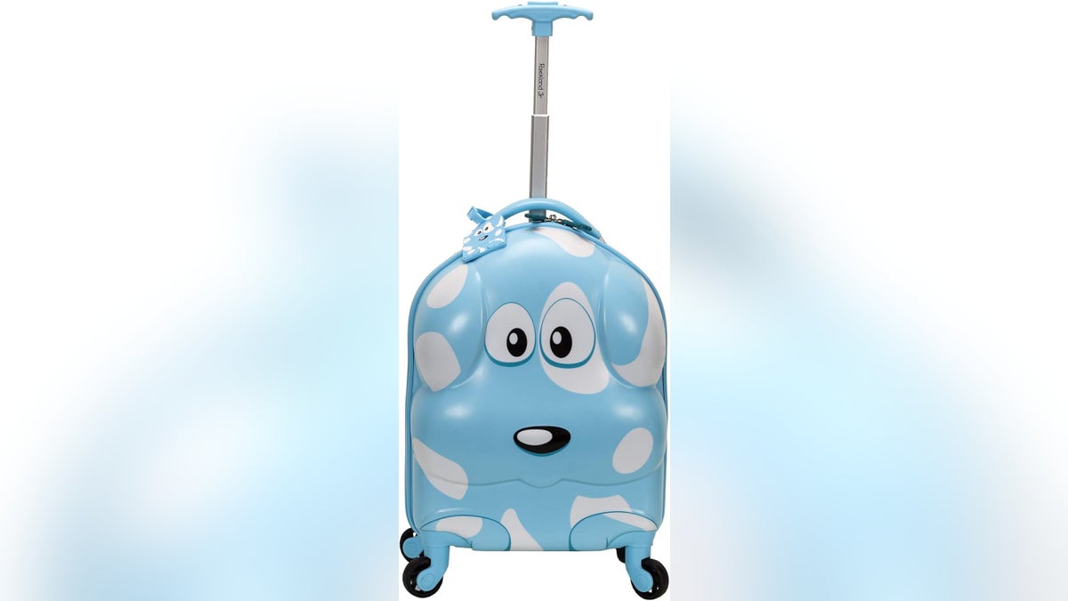 This compact Rockland Jr. spinner suitcase is lightweight and features 360-degree wheels for effortless maneuvering for your tot.