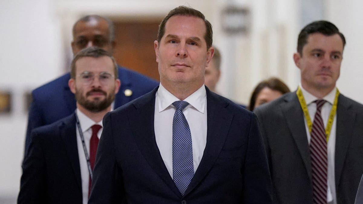     Vice-Administrador-Maneta Pit Marokco na Agência dos EUA para o Desenvolvimento Internacional (USAID) chegou a se encontrar com os membros do Congresso para discutir a ajuda externa com Washington, DC, EUA, US 5 de março de 2025