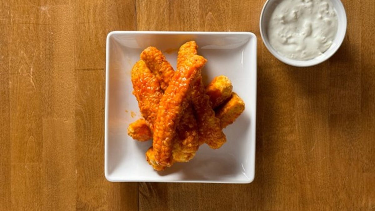Instead of spending all day make ribs, make up these quick buffalo corn ribs. 