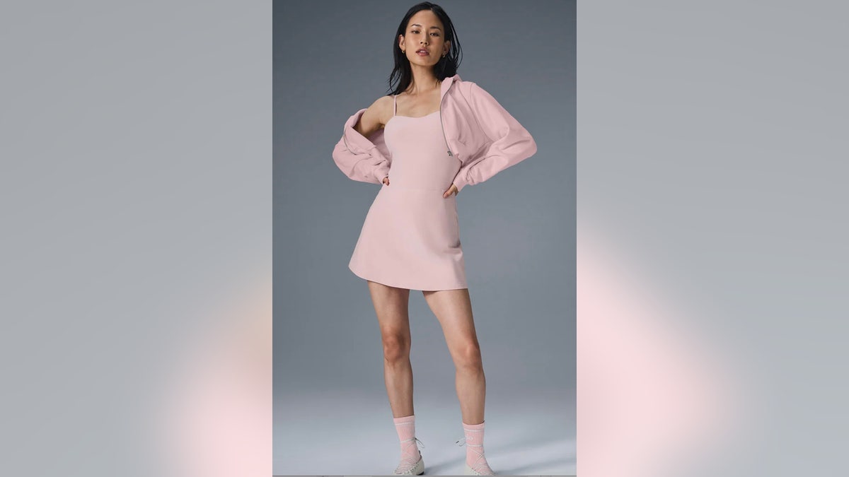 The adjustable straps on this Alo Yoga Alosoft Courtside dress allow for a customized fit. 