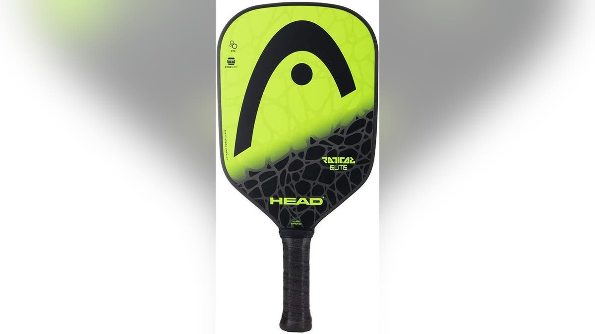 The HEAD Radical Elite paddle is designed for beginners seeking a reliable and responsive paddle.