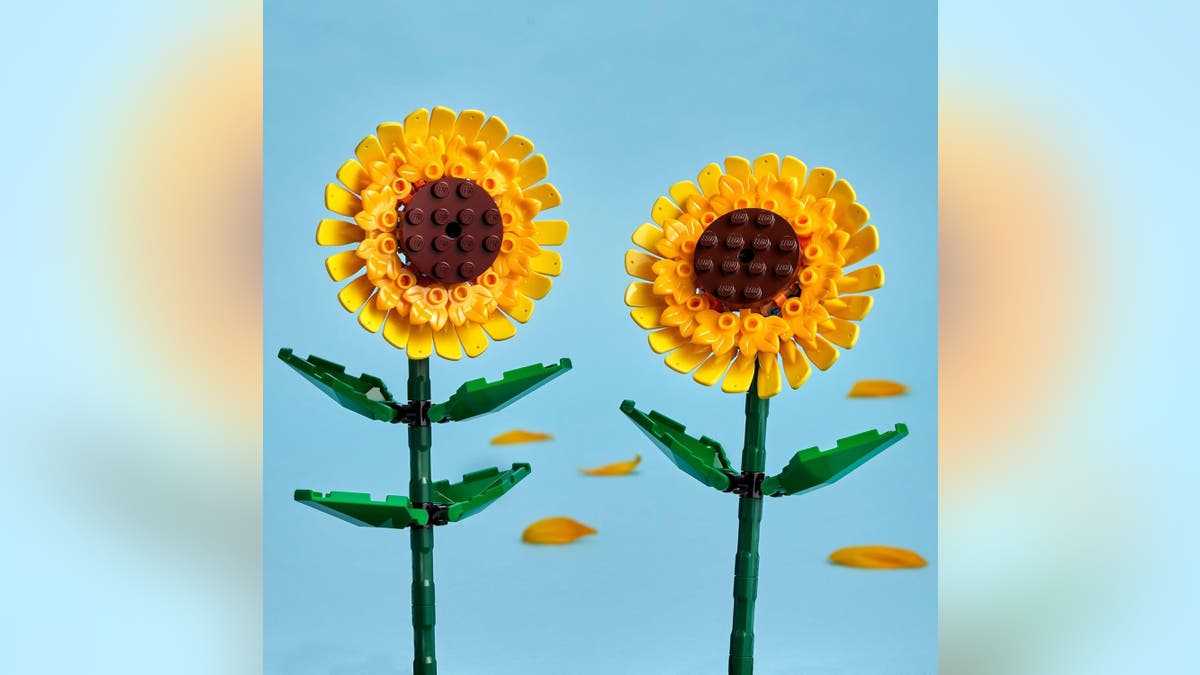 To welcome spring, give sunflower LEGOs as an Easter gift.?