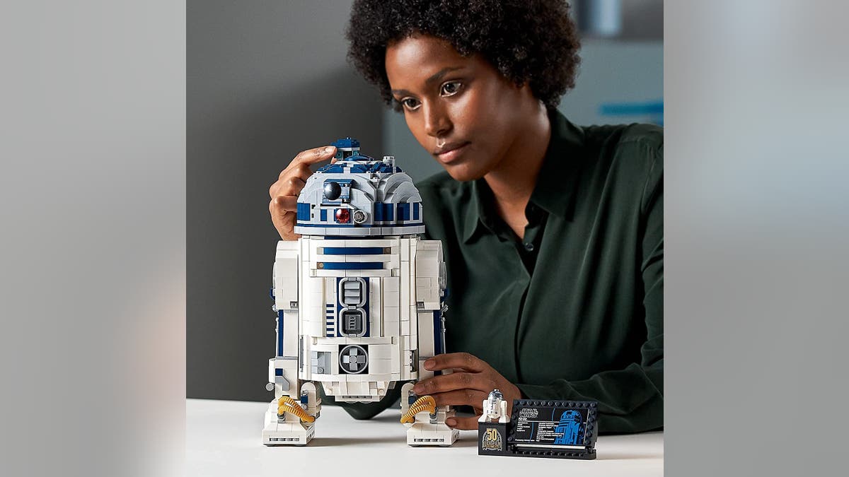 A large R2-D2 LEGO kit makes the perfect display. 