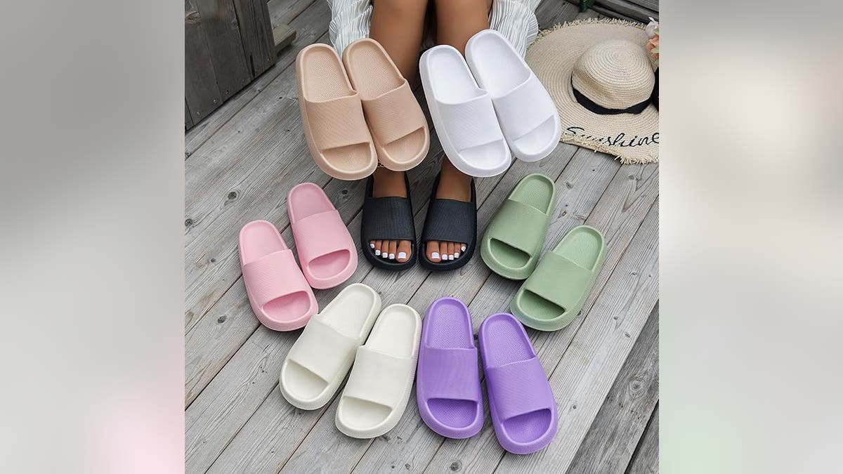 These comfortable sandals are lightweight and cushy.?