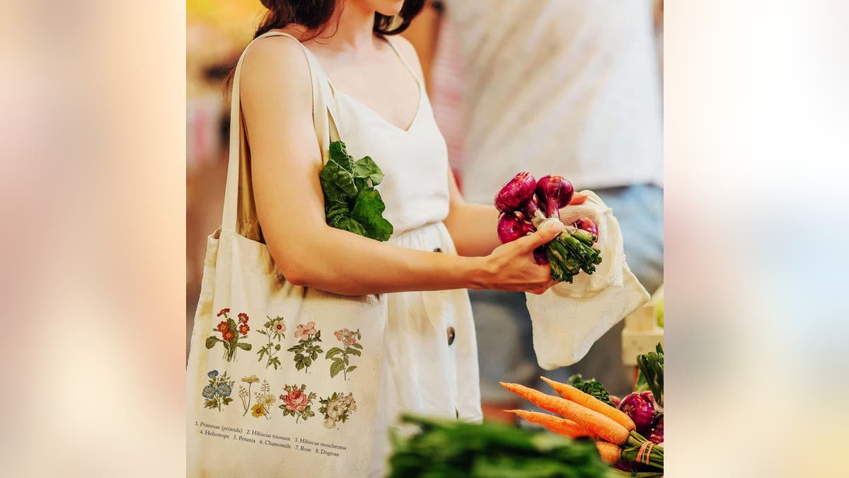 This floral tote bag is ideal for all your shopping trips. 