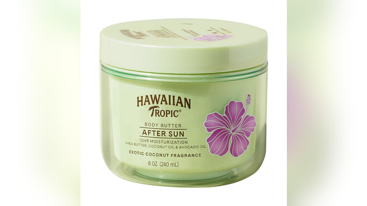 This creamy body butter intensely hydrates and soothes sun-touched skin.