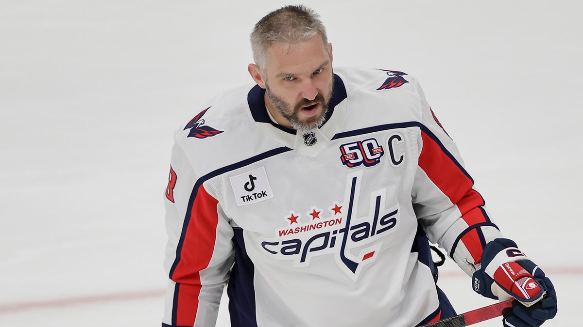 Alex Ovechkin breaks Wayne Gretzky's record for most career goals