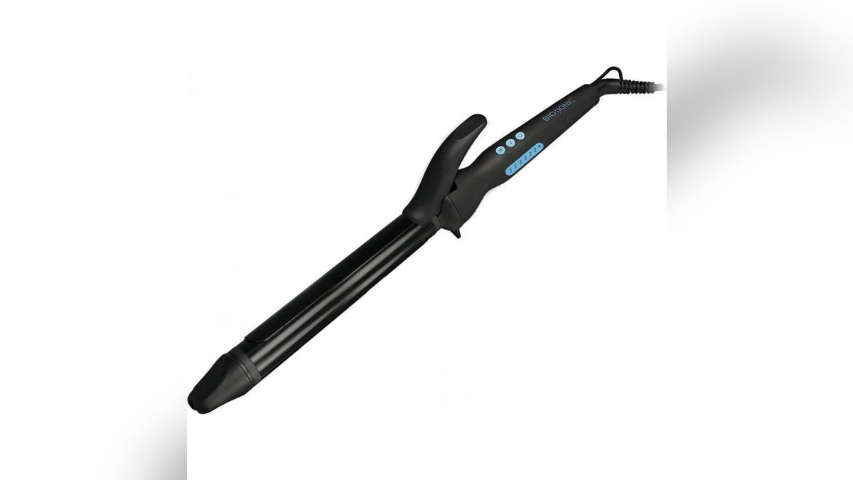 Get cleanable curls nary matter what your hairsbreadth magnitude pinch this iron.
