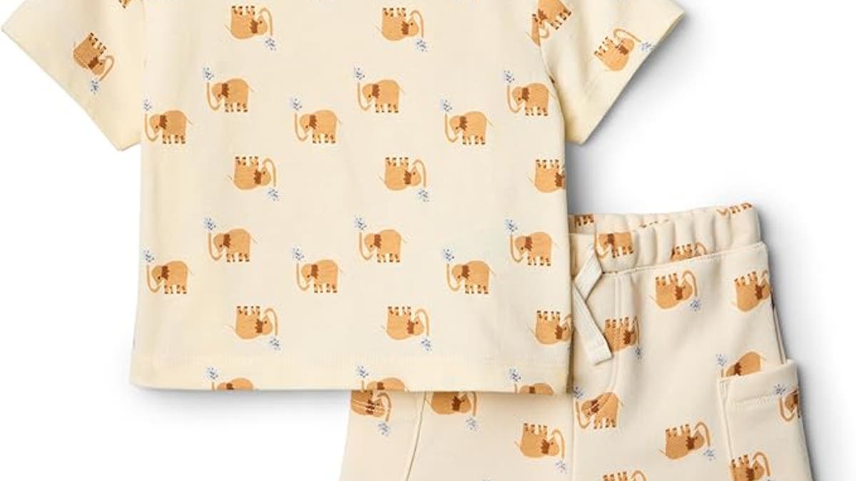 This short group is adorable and comfortable.