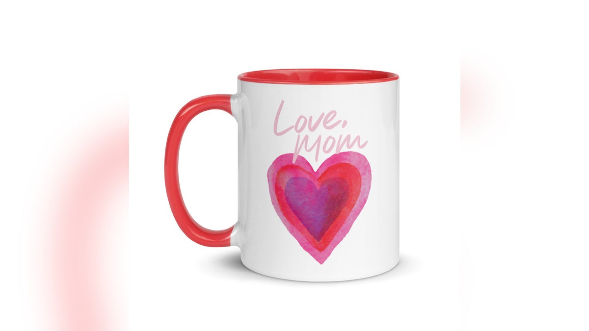 Show your mom you care with this lovely mug.?