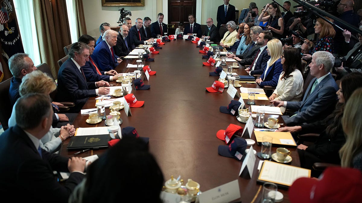 Mesa redonda do gabinete Trump
