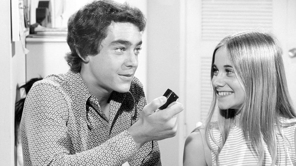Filming Barry Williams and Maureen McCormick "Brady Bunch."